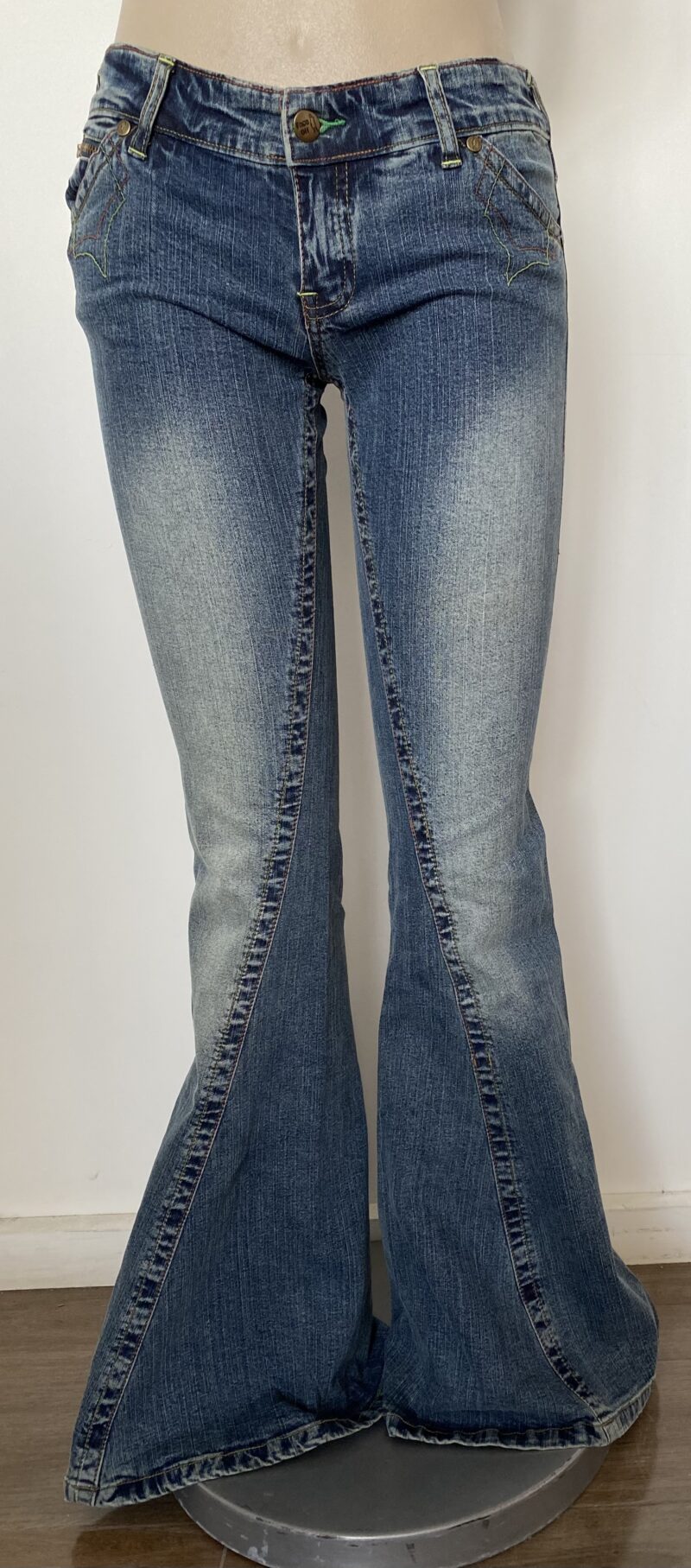 FP7744-IN LEG TWIST DENIM PANT - Image 2