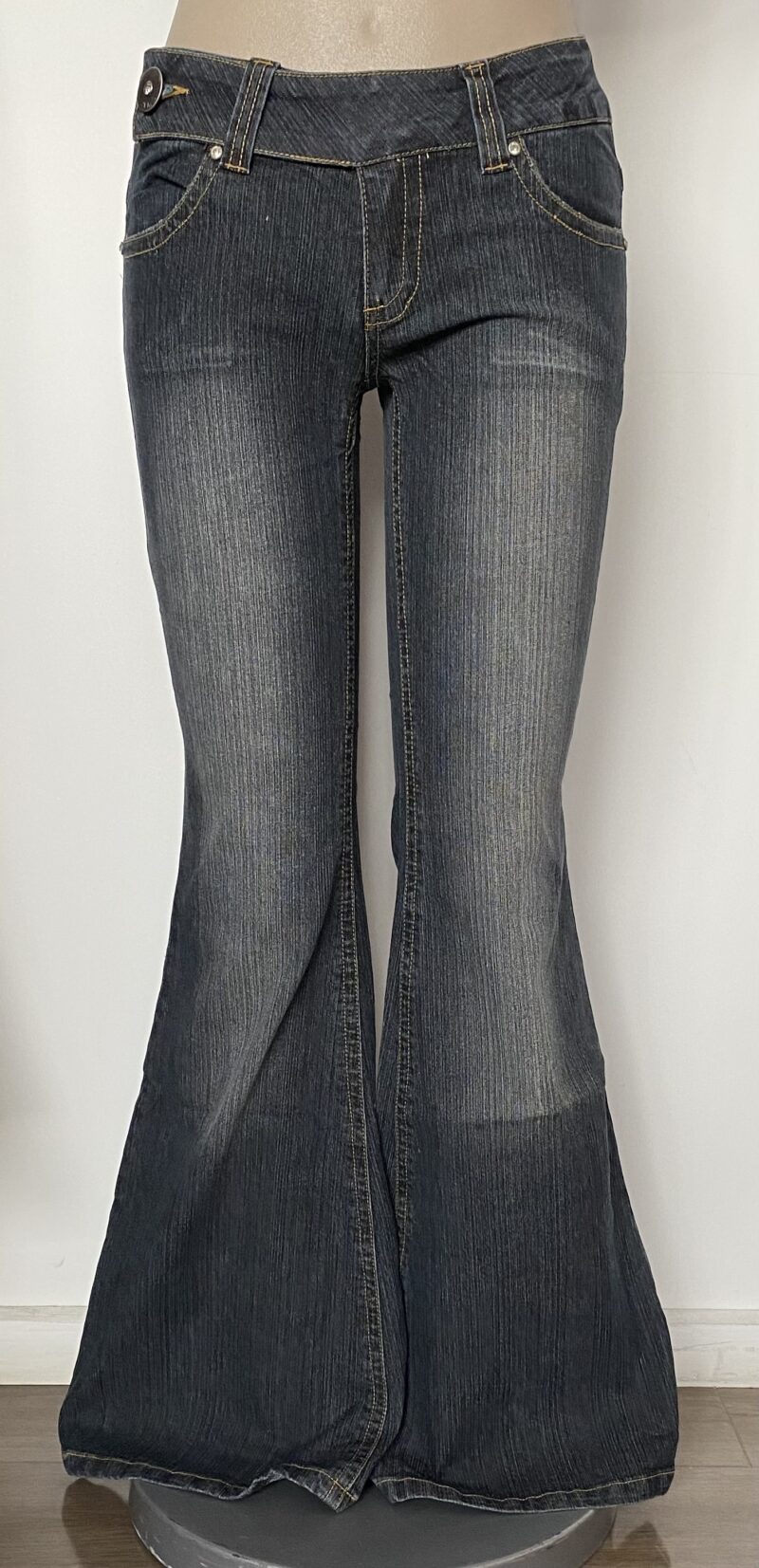 FP0274 FLARE -DIAMOND BIG BUTTON DENIM